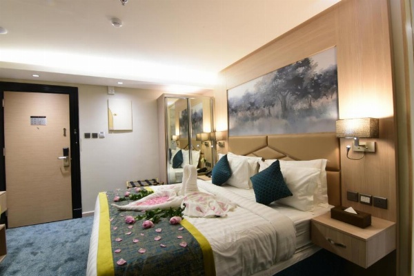 Touq Balad image 110