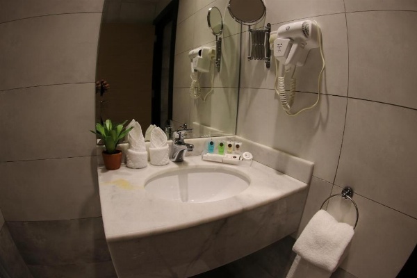 Touq Balad image 7